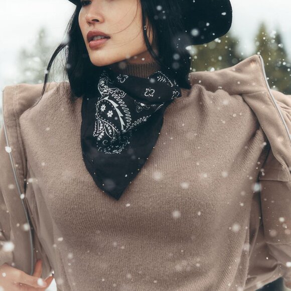 Alo Yoga Cashmere New Class Turtleneck Sweater Chai Latte - Picture 1 of 5